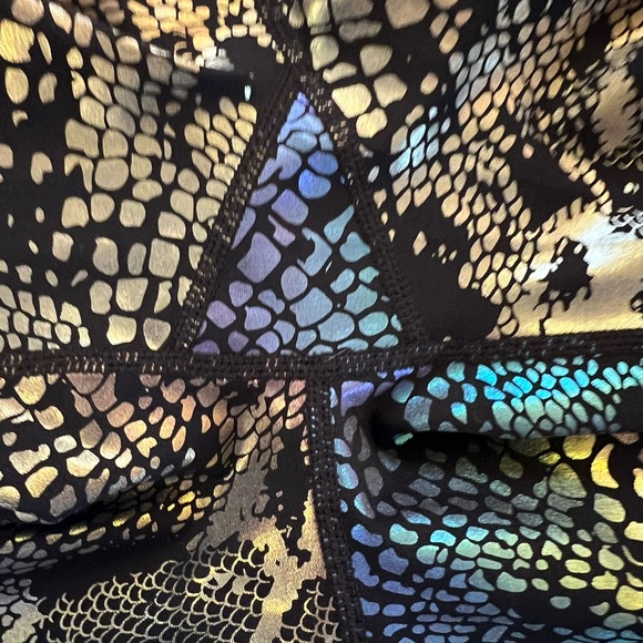 Constantly Varied Gear CVG Glisten Hear Capri Leggings Women’s XL - Picture 5 of 6